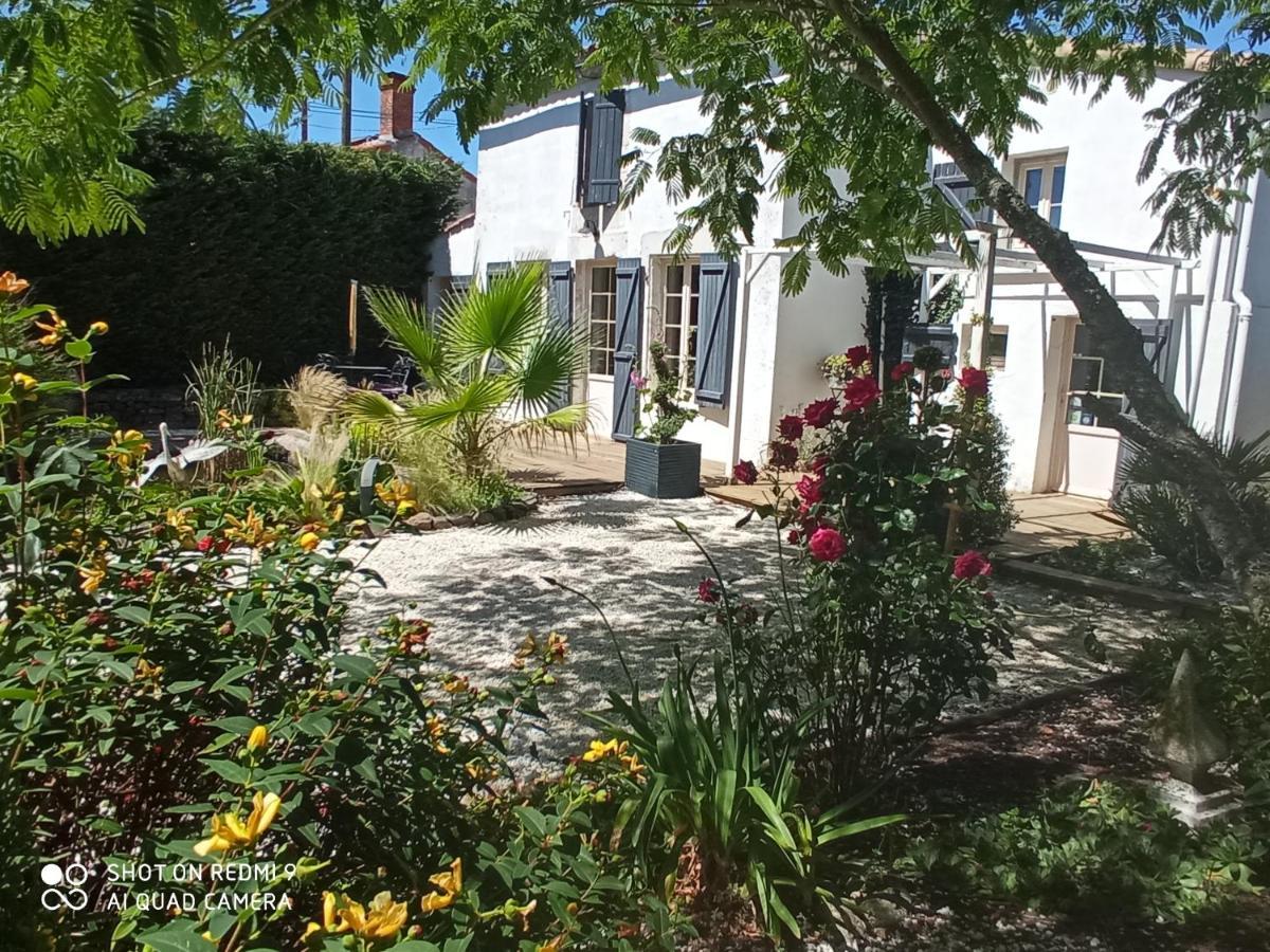 Mas Des Vignes Piscine Chauffee Bed & Breakfast Le Champ-Saint-Pere Ngoại thất bức ảnh